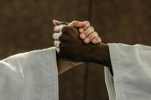 deux judokas se serrant la main Blog santé sport CapRol